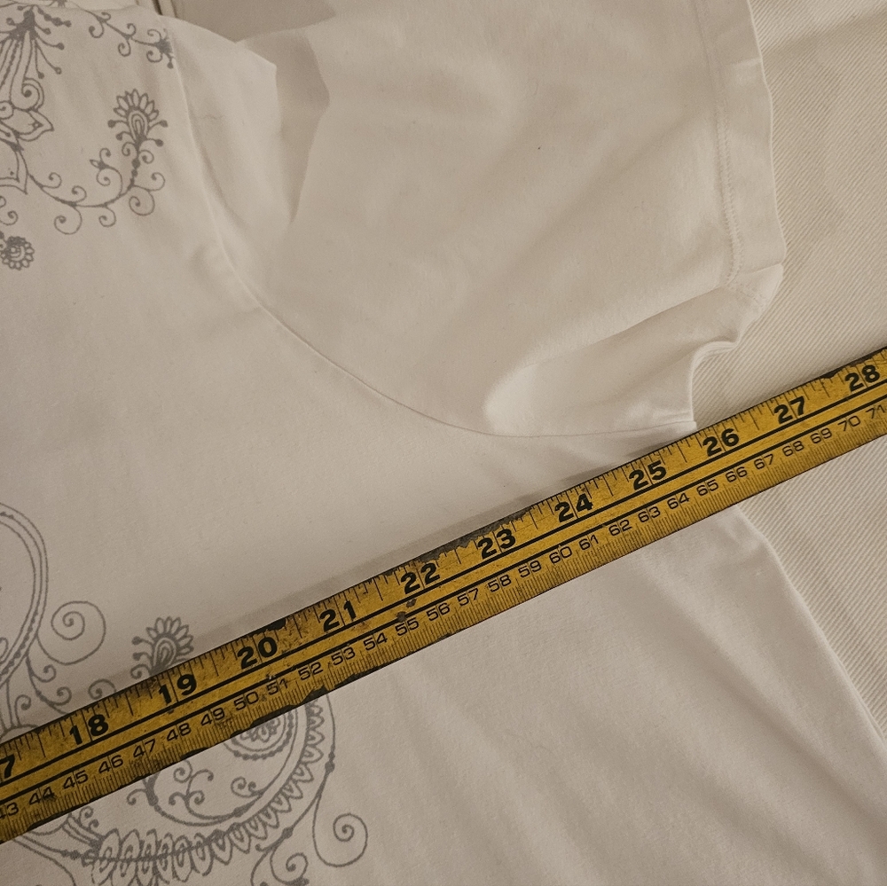 Liz & Me Chic White Embroidered Women's Tee 2X - Picture 7 of 9